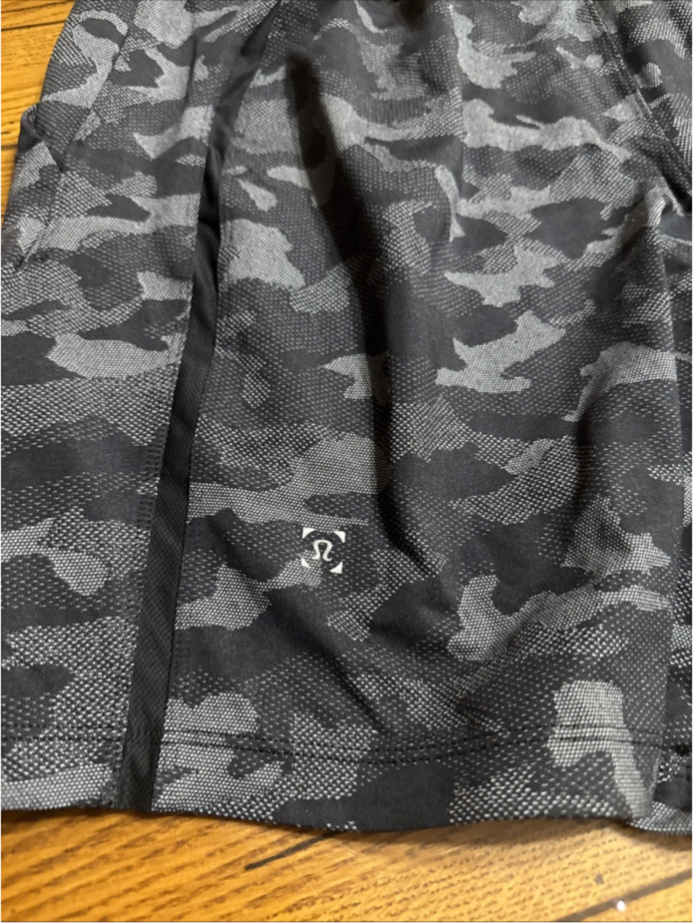 Lululemon Men's Small Surge Short 6” Lined Jacquard Variegated Camo Black S20 - Picture 2 of 5